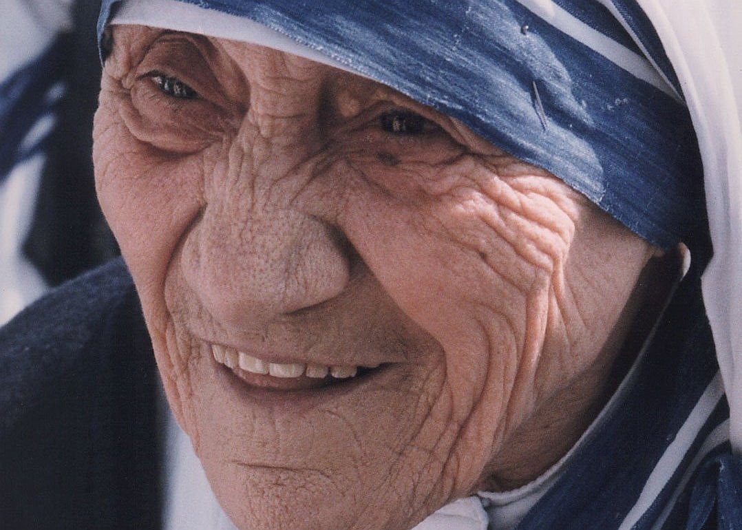 St. Teresa of Kolkata is seen in this 1995 file photo. Mother Teresa once told her spiritual director, "Where I try to raise my thoughts to heaven, there is such convicting emptiness that those very thoughts return like sharp knives and hurt my very soul." (CNS file photo/Joanne Keane)