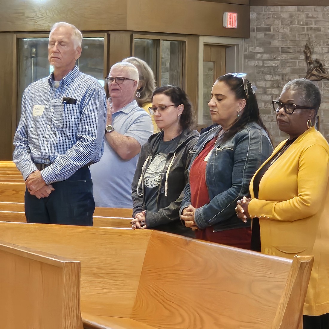 Parish pastoral council members participate in Mass during the Sept. 27 convocation in St. Catharine Parish, Holmdel. Mary Stadnyk photos