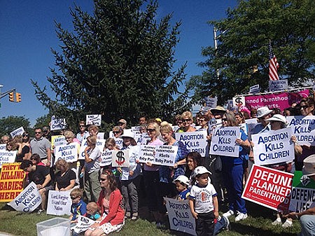 Prayerful protests of fetal tissue trafficking draw hundreds across the Diocese