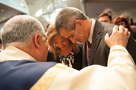 In second Anniversary Blessing Mass, Bishop O'Connell honors couples for their commitment, fidelity