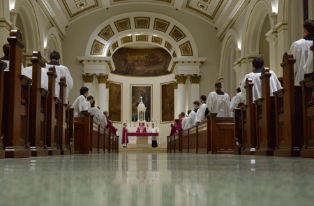 Bishop celebrates Mass with seminarians