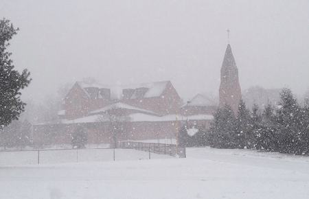 Winter storm pounds region, but no serious damage reported