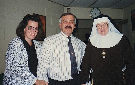 Catholic radio owners drive 1,800 miles to pay last respects to Mother Angelica