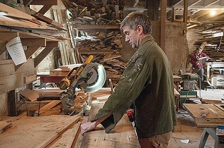 SUBSCRIBER EXCLUSIVE: Woodworker builds caskets out of reclaimed lumber from Shenandoah Valley