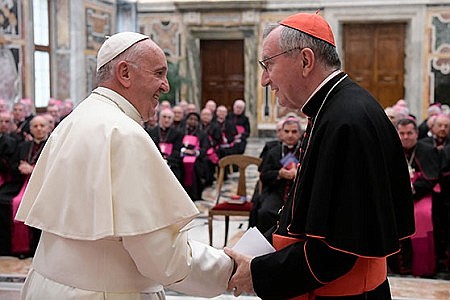 Let your light shine by doing good, shunning jealousy, pope says