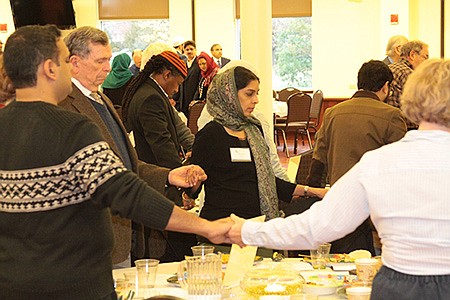 Hundreds join in food, faith dialogue at interreligious luncheon