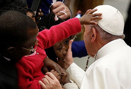 When a mother loses a child, reach out with tears, not words, pope says