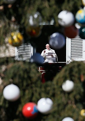 Magi's journey reflects our longing for God, pope says on Epiphany