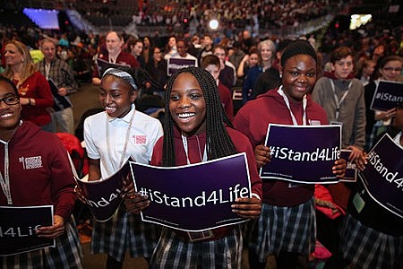 Thousands gather at DC Armory to attend Mass, pray before March for Life