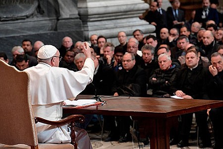 Faith can't grow without temptation, pope tells Rome priests