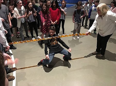 Catholic school students help teens in Asbury Park shelter