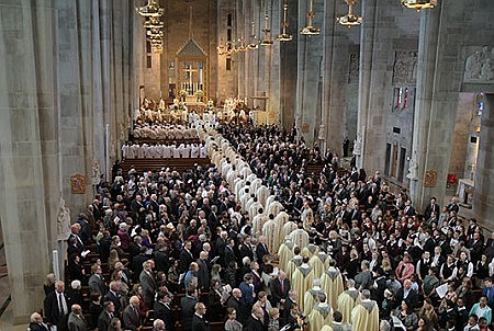 As in his life, all welcomed at Cardinal Keeler's funeral Mass
