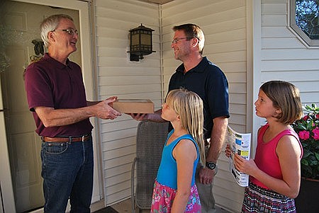 SUBSCRIBER EXCLUSIVE: Wisconsin parish's 'Apple Pie Ambassadors' welcome new neighbors 