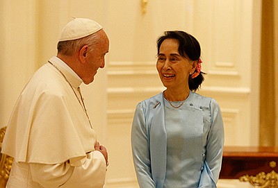 Respect the rights of all groups, Pope tells Myanmar's leaders  