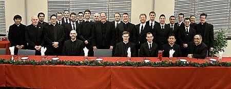 Bishop, seminarians, parish faithful share Advent joy  