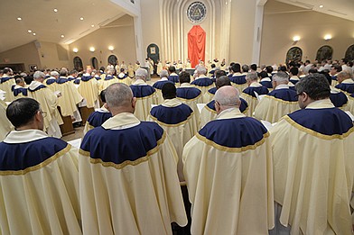 Mass of Chrism a symbolic Holy Week liturgy