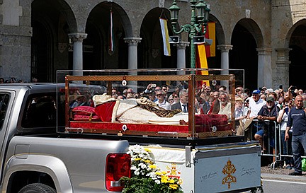Remains of St. John XXIII begin pilgrimage in his home diocese in Italy