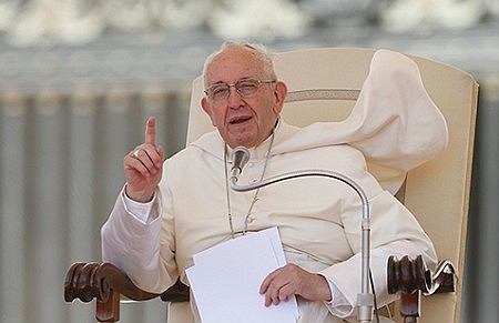 Faith is lived with joyous gratitude, not slavelike duty, pope says