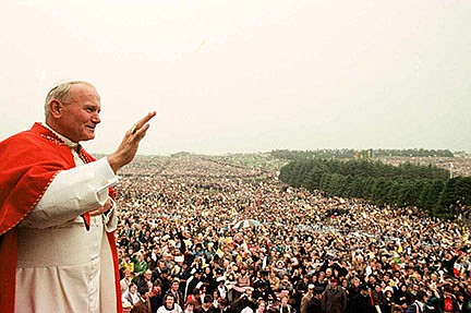 Film recalls Pope John Paul II's 1979 visit to Ireland, plea for peace
