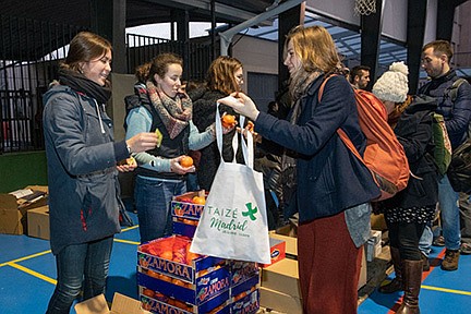 Pope urges young people at Taize meeting to be models of hospitality