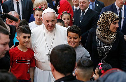 Pope meets refugees in Bulgaria