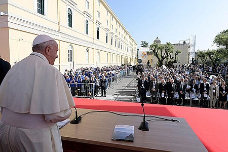 Papa: La teolog&#237;a es parte de un di&#225;logo sincero