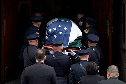 N.Y. detective, 9-11 responder remembered at funeral for courage
