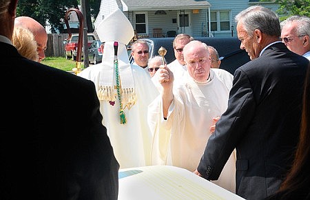 Bishop O'Connell offers funeral Mass for Father Vincent J. Donadio