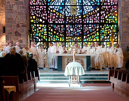 Parish community bids farewell to founding pastor