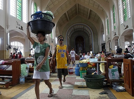 Bishop O'Connell asks his flock to 'unite with the sufferings' of typhoon victims in Philippines
