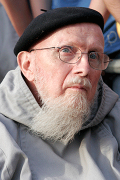 Father Groeschel, beloved author, retreat master and preacher, dies 