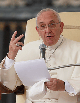 Be in a 'holy hurry' to share Gospel, love others, pope says 