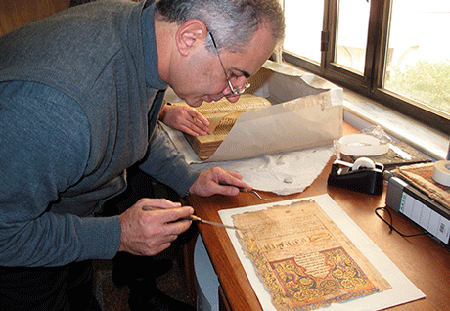 SUBSCRIBER EXCLUSIVE -- Amid insurgency, Iraqi priest is guardian angel of ancient manuscripts  