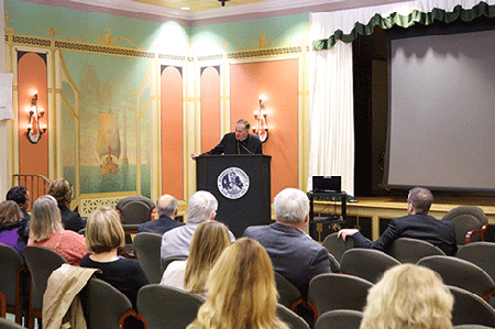 Bishop O'Connell enlightens university audience about 'Francis effect' 