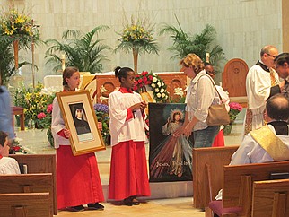 Parishes mark Divine Mercy Sunday