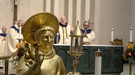 Relics of St. Anthony draw more than 1,000 faithful to Freehold Co-Cathedral