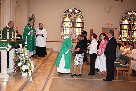 Father Alberto Tamayo installed as pastor of Red Bank parish  