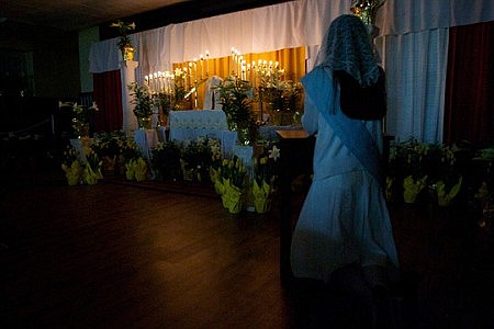 Bishop celebrates Mass of the Lord's Supper in Allentown Parish  