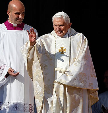 Retired pope responds to criticism of his reflection on abuse crisis