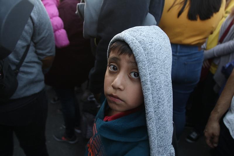 Immigration advocates take part in teach-in event at U.S.-Mexico border 