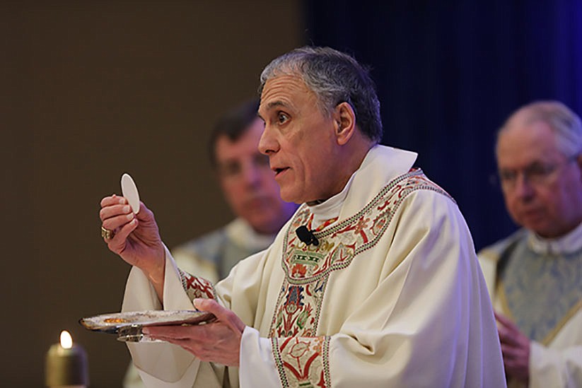 En final discurso presidencial, cardenal DiNardo pide nuevo comienzo