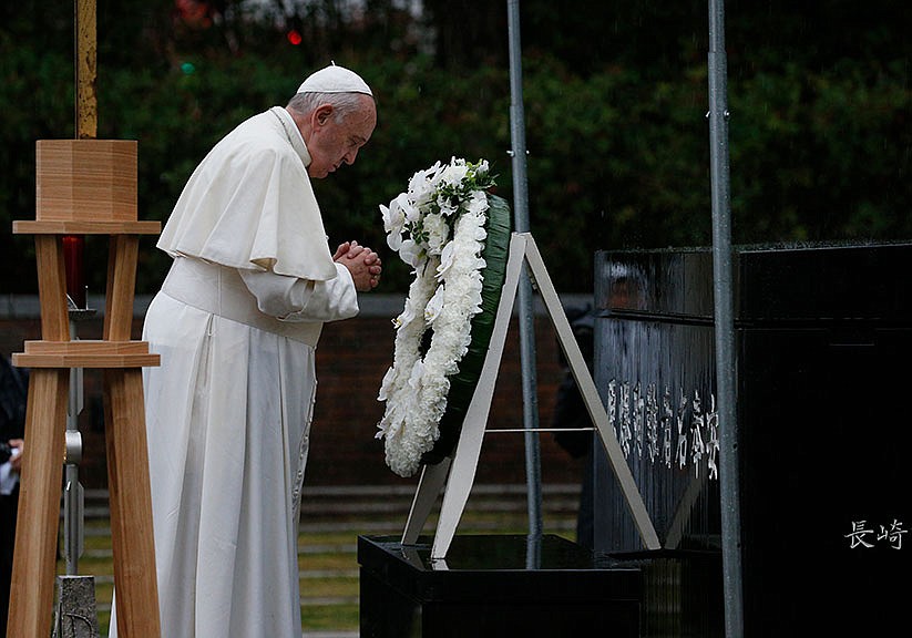 A world without nuclear weapons is possible, Pope says in Japan