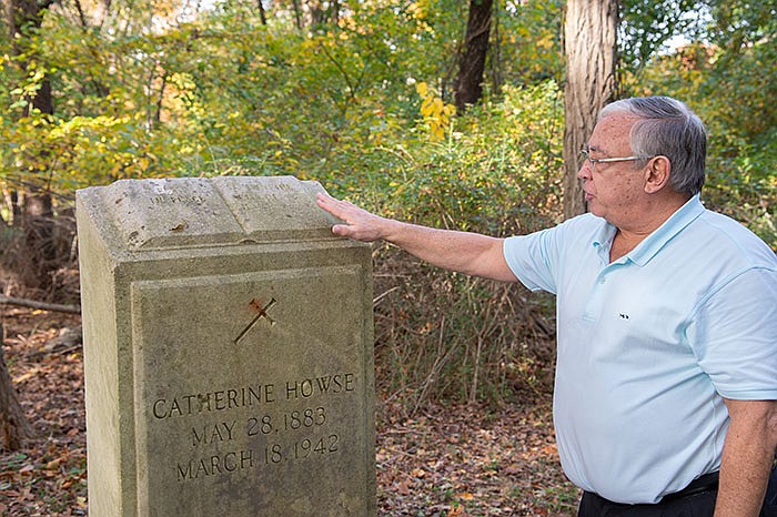 Parish, community revitalizing Civil War-era Lincroft cemetery