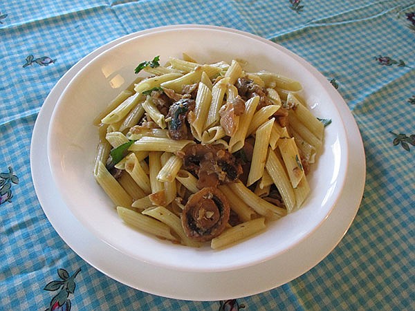 Keeping The Feast: Penne in white clam sauce and mushrooms