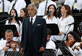 Andrea Bocelli to give online concert Easter Sunday from Italian Cathedral