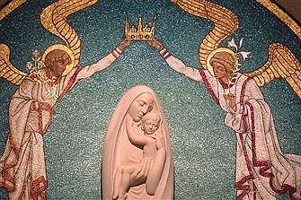 Thanking God for his gifts brings joy, Pope says on Marian feast day