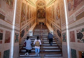 Restored Holy Stairs give meaning to crisis