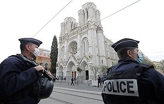 French bishops order 'death knell' after three killed in Nice basilica 