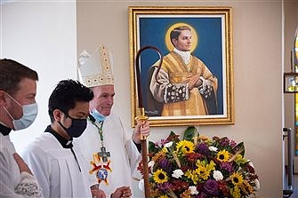 Beatificación del fundador de los Caballeros celebrada con Misa, bendición de retrato