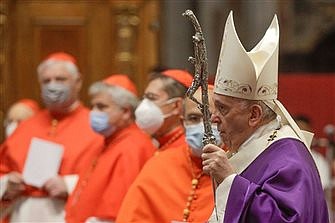 At Mass with new cardinals, Pope warns against worldliness